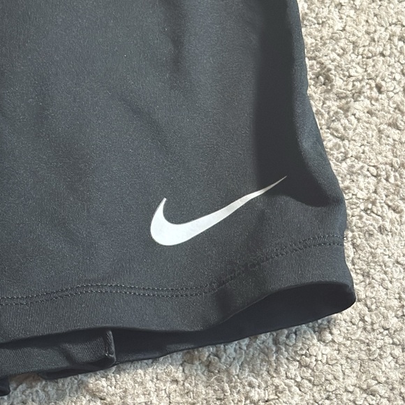 SOLD Nike small black golf skirts pleaded dry fit athletic women’s pocket sports - Picture 2 of 7